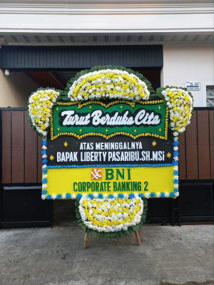 Papan Bunga Duka di Gunung Woka