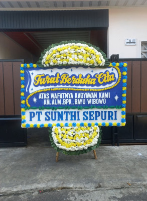 Papan Bunga Duka di Gunung Woka