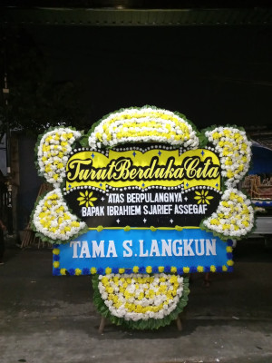 Papan Bunga Duka di Gunung Woka
